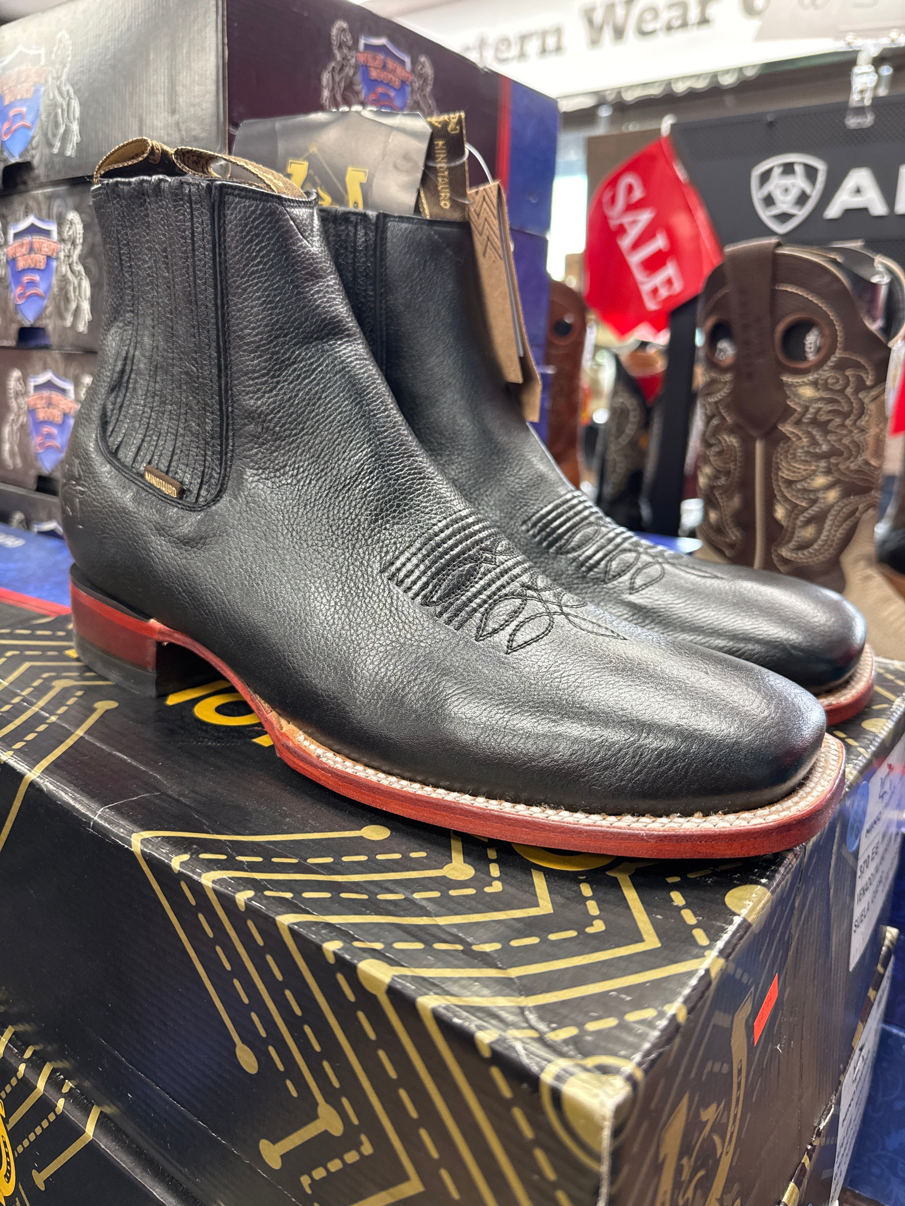 Minotauro men’s ankle boots fine black leather
